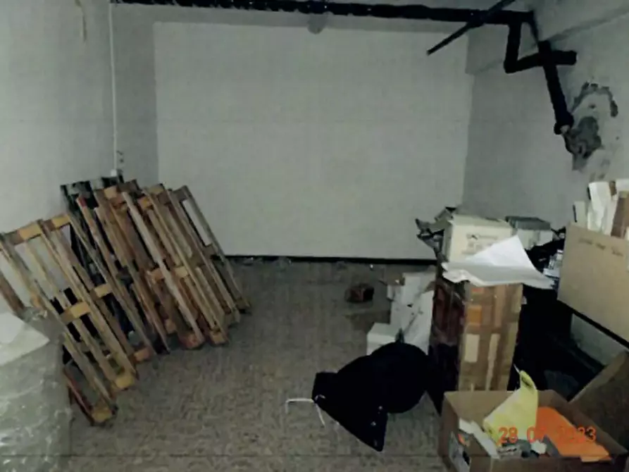 Immagine 11 di Negozio in vendita  a Moncalieri