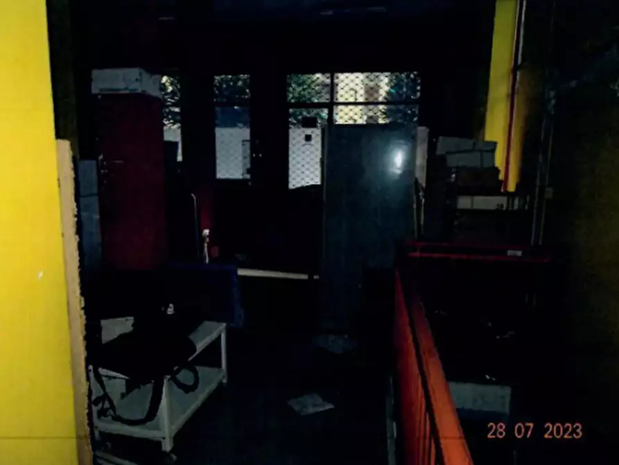 Immagine 3 di Negozio in vendita  a Moncalieri