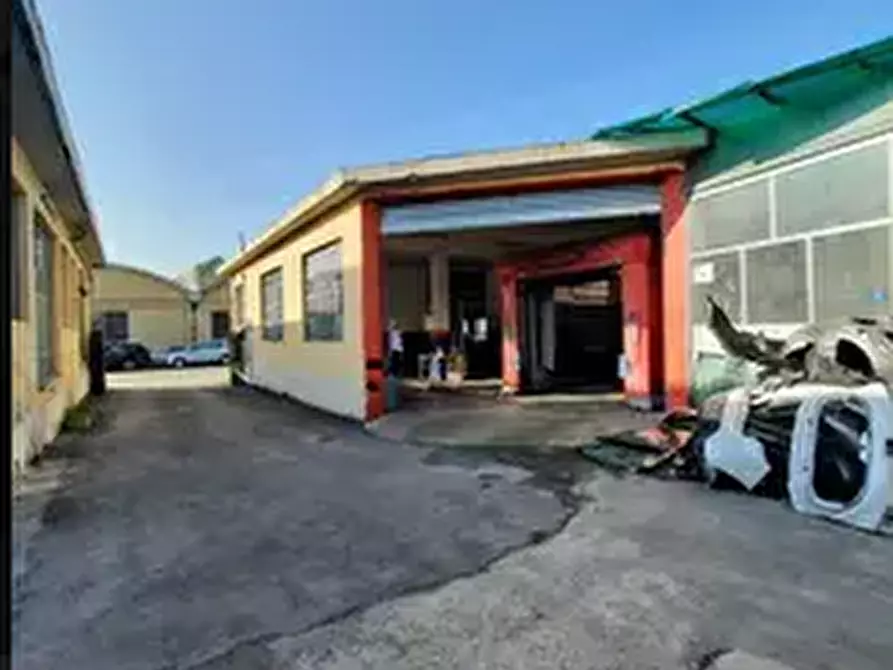 Immagine 16 di Laboratorio in vendita  a Torino