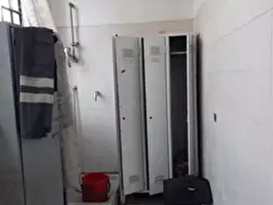 Immagine 13 di Laboratorio in vendita  a Torino