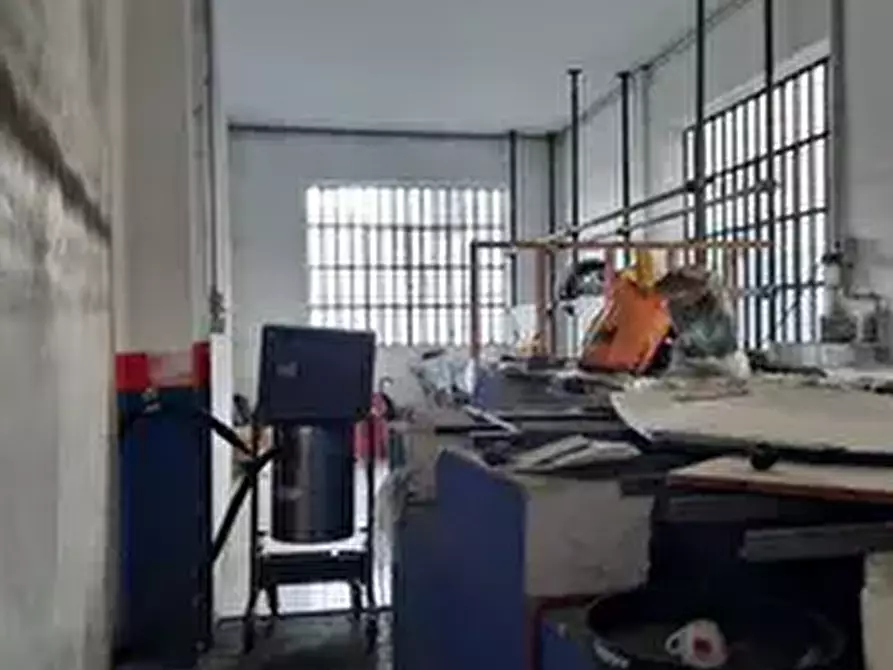 Immagine 10 di Laboratorio in vendita  a Torino