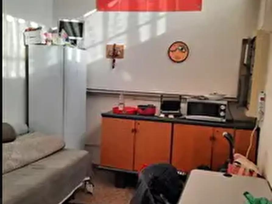 Immagine 9 di Laboratorio in vendita  a Torino