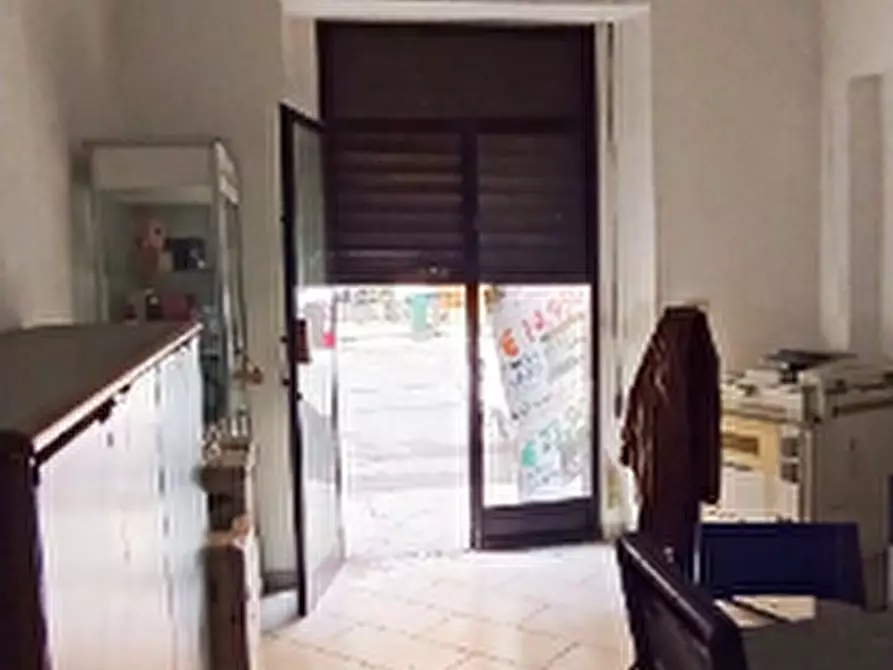Immagine 3 di Negozio in vendita  a Torino