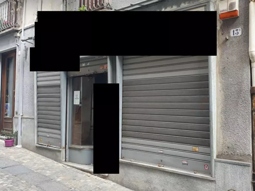 Immagine 1 di Negozio in vendita  a Lanzo Torinese