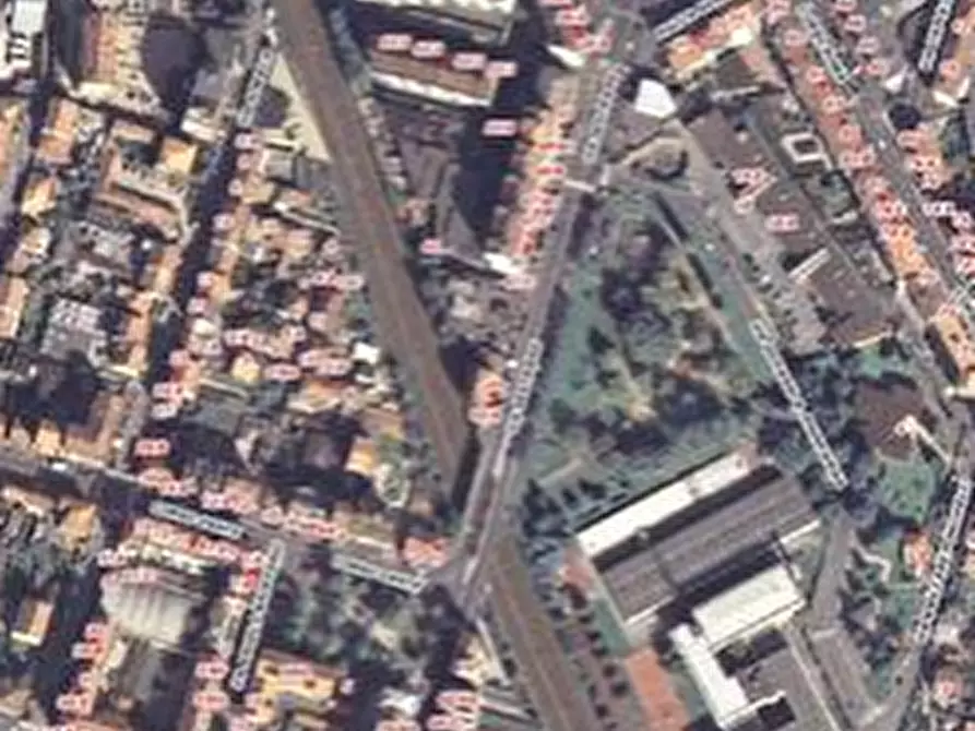 Immagine 4 di Negozio in vendita  a Moncalieri