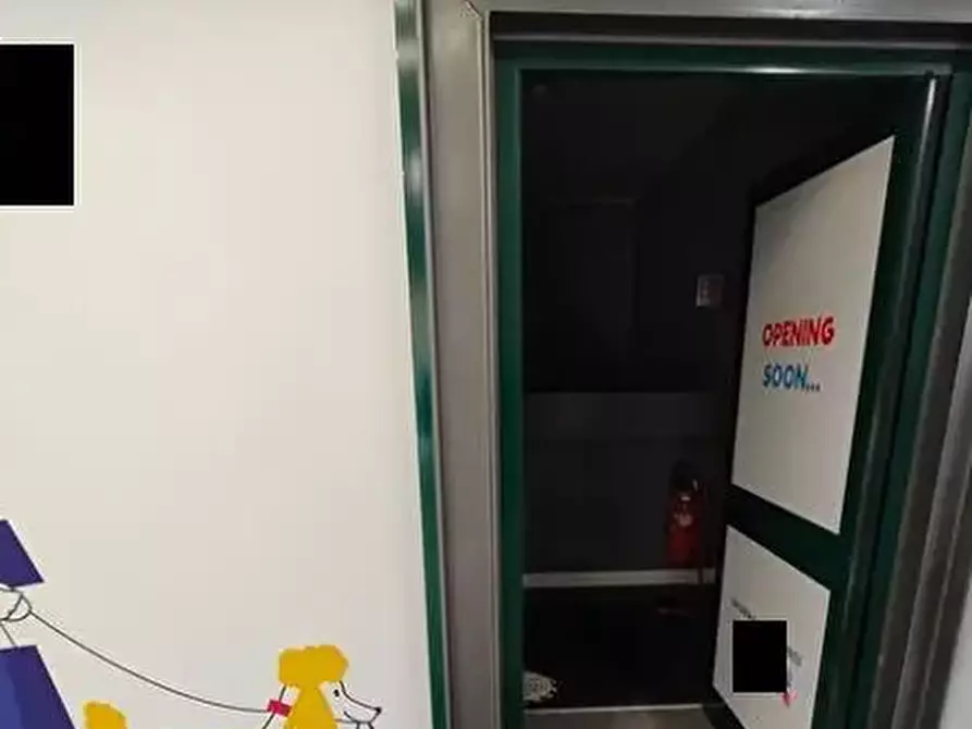 Immagine 2 di Negozio in vendita  a Chieri