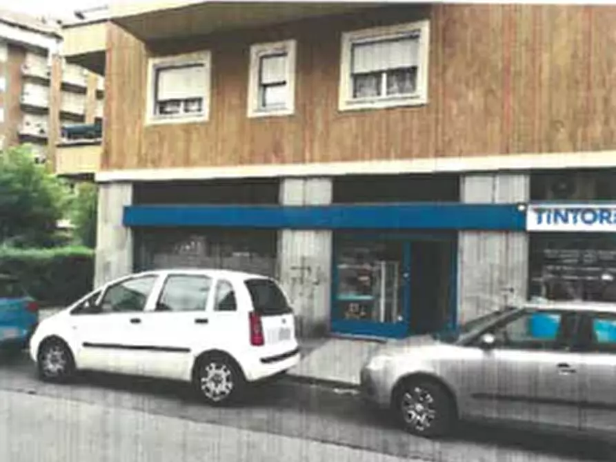 Immagine 1 di Negozio in vendita  a Torino