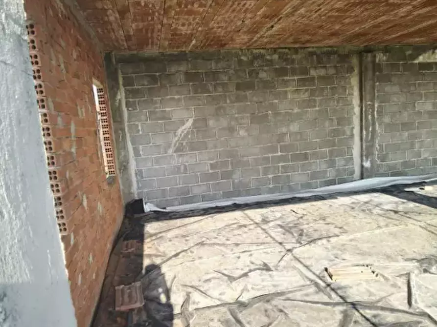 Immagine 14 di Magazzino in vendita  a Leini