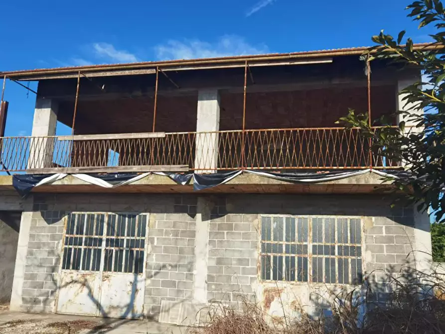 Immagine 1 di Magazzino in vendita  a Leini