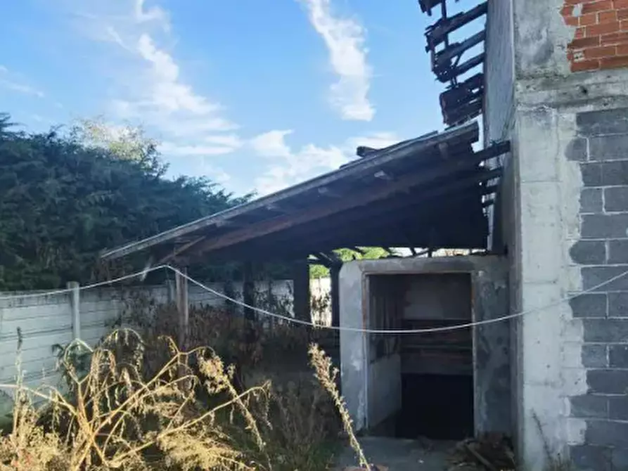 Immagine 3 di Magazzino in vendita  a Leini