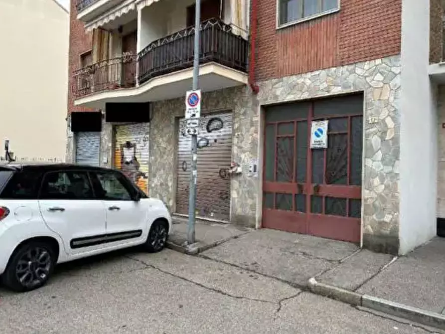 Immagine 2 di Negozio in vendita  a Collegno