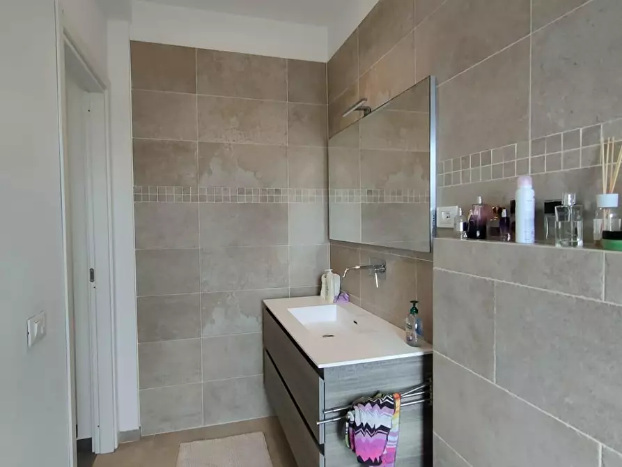 Immagine 12 di Appartamento in vendita  a Massa