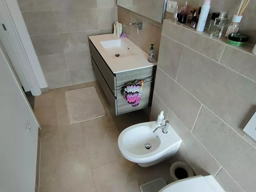 Immagine 17 di Appartamento in vendita  a Massa