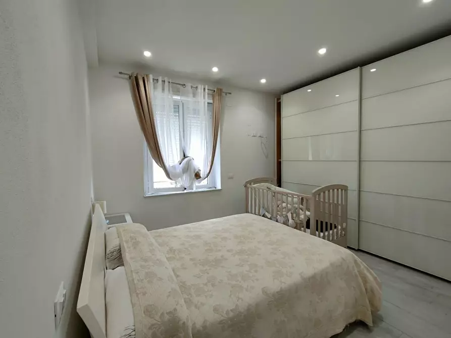 Immagine 5 di Appartamento in vendita  a Massa