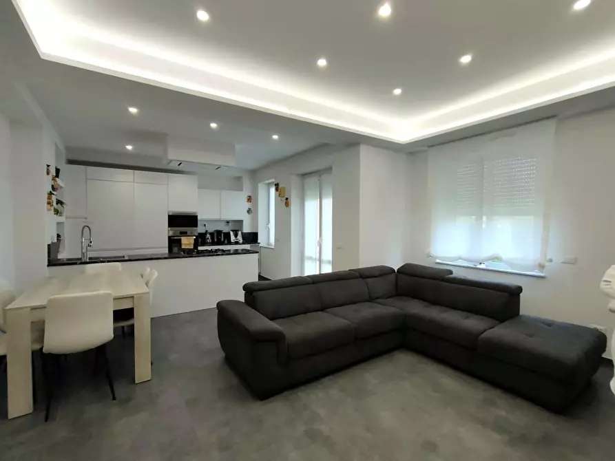 Immagine 14 di Appartamento in vendita  a Massa