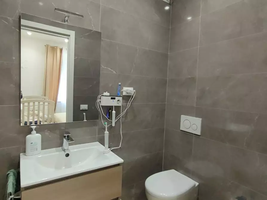 Immagine 7 di Appartamento in vendita  a Massa