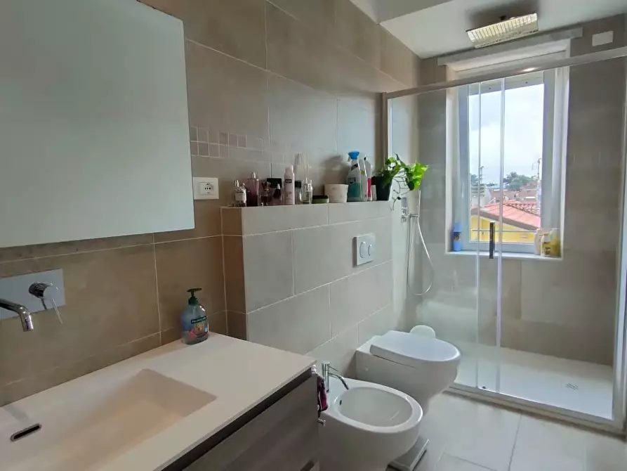 Immagine 18 di Appartamento in vendita  a Massa