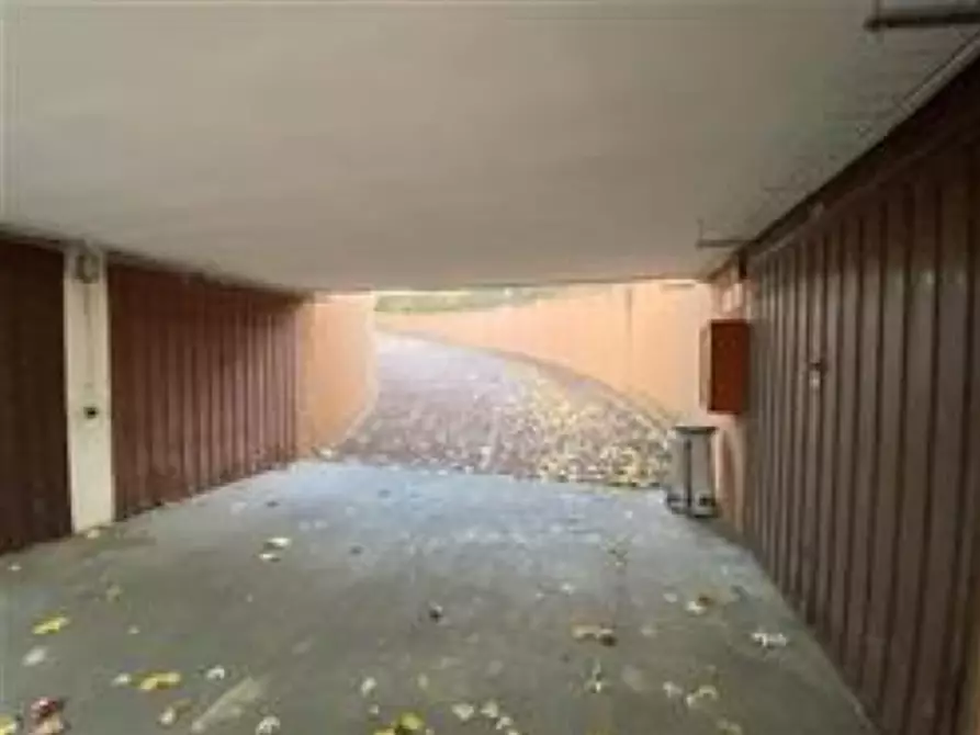 Immagine 4 di Garage in vendita  a Cologno Monzese