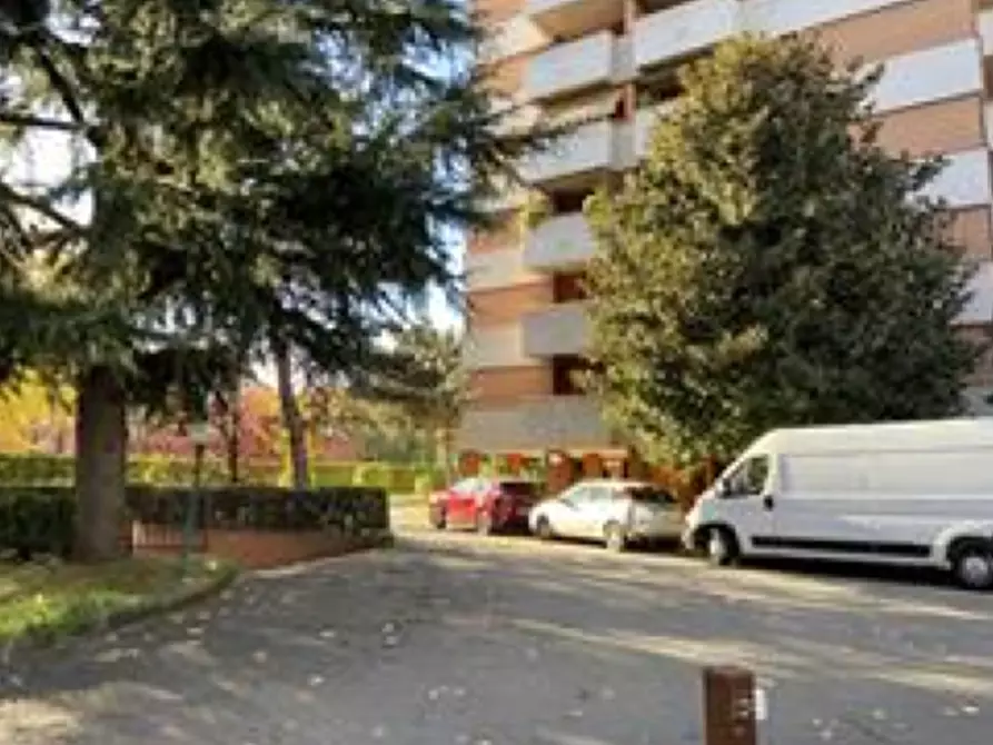 Immagine 6 di Garage in vendita  a Cologno Monzese