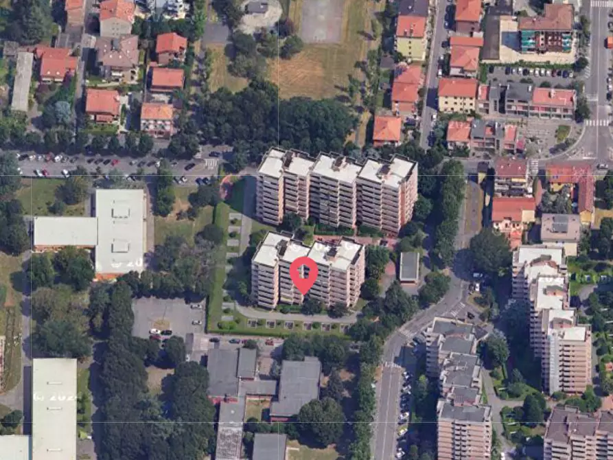 Immagine 8 di Garage in vendita  a Cologno Monzese