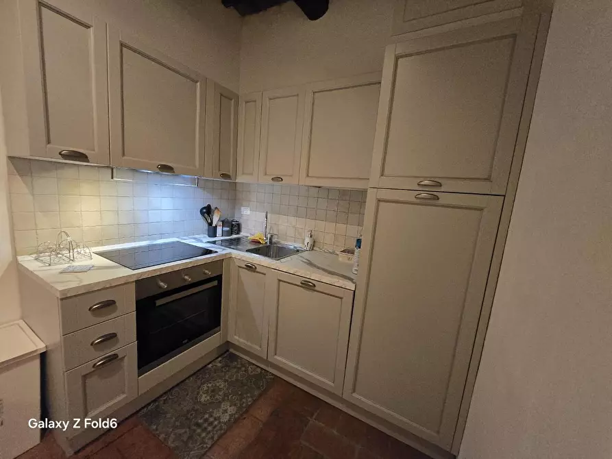 Immagine 10 di Appartamento in vendita  a Siena