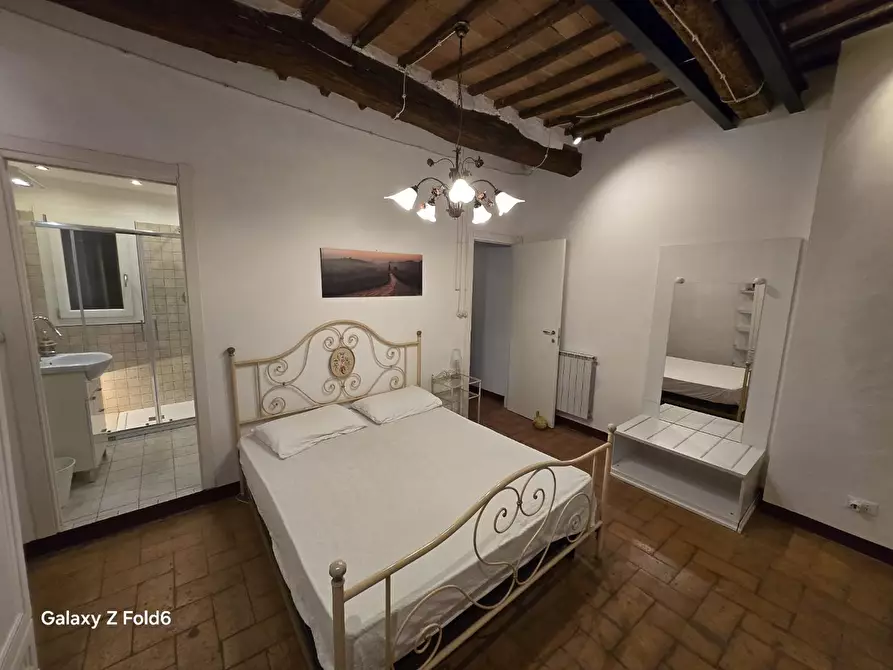 Immagine 19 di Appartamento in vendita  a Siena