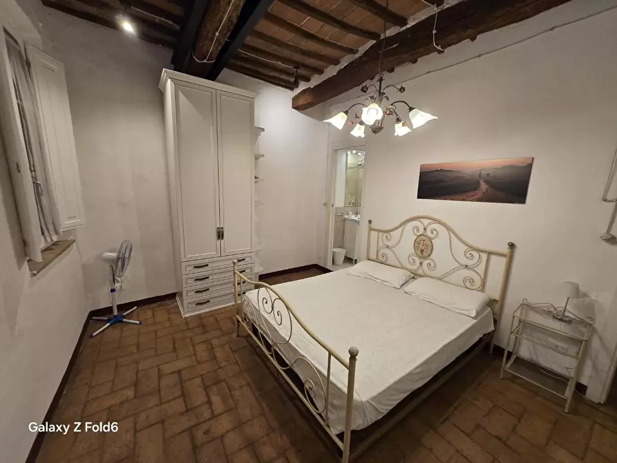 Immagine 14 di Appartamento in vendita  a Siena