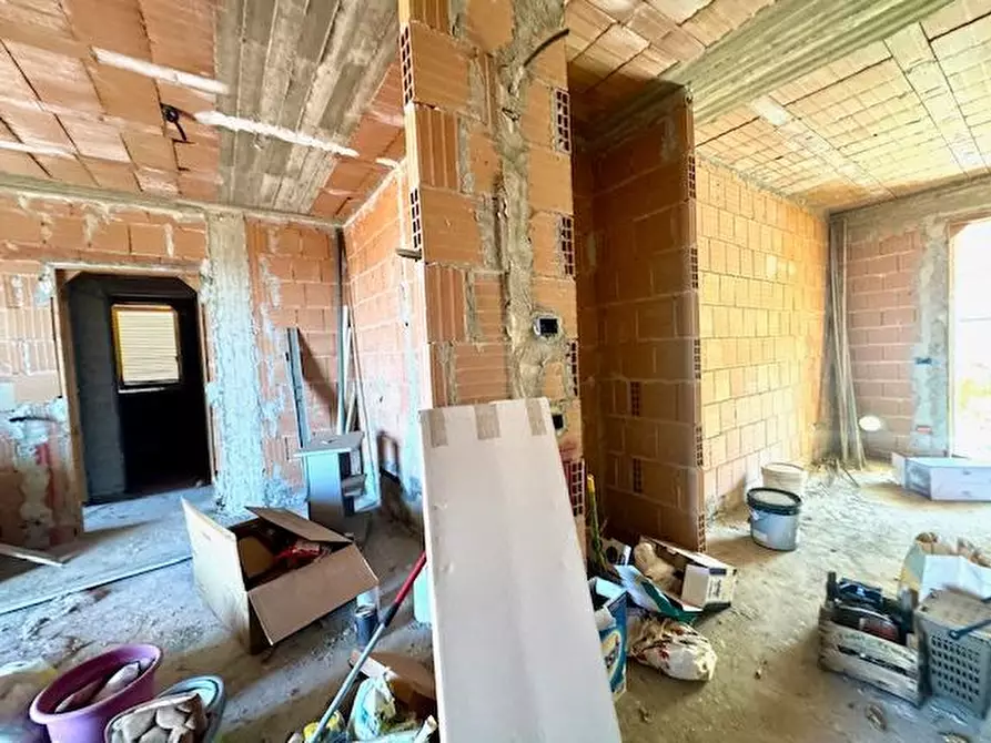 Immagine 8 di Appartamento in vendita  a Massa