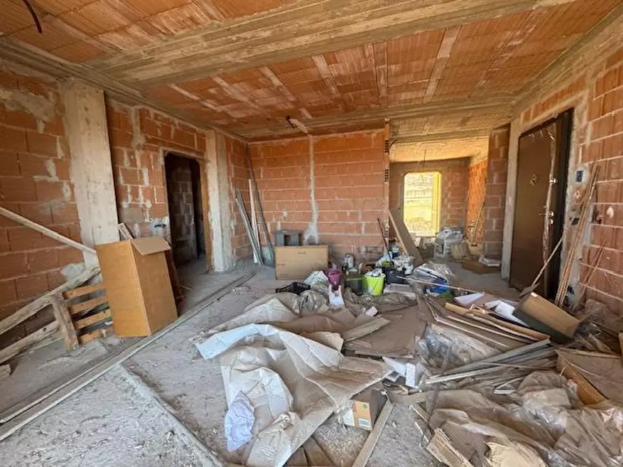 Immagine 13 di Appartamento in vendita  a Massa