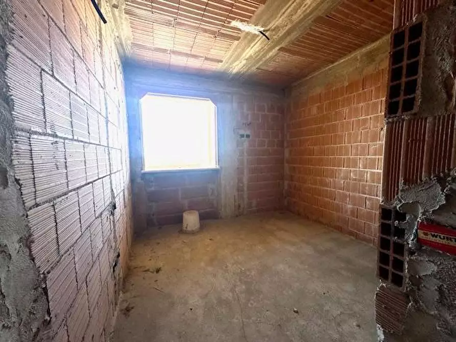 Immagine 10 di Appartamento in vendita  a Massa