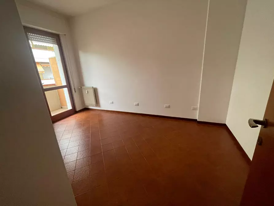 Immagine 3 di Appartamento in vendita  a Carrara