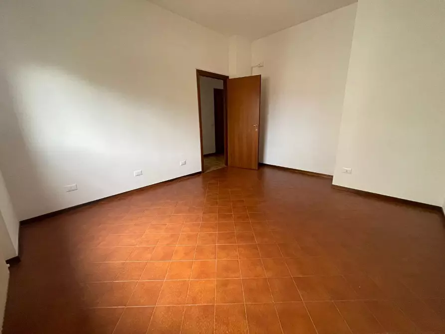 Immagine 2 di Appartamento in vendita  a Carrara