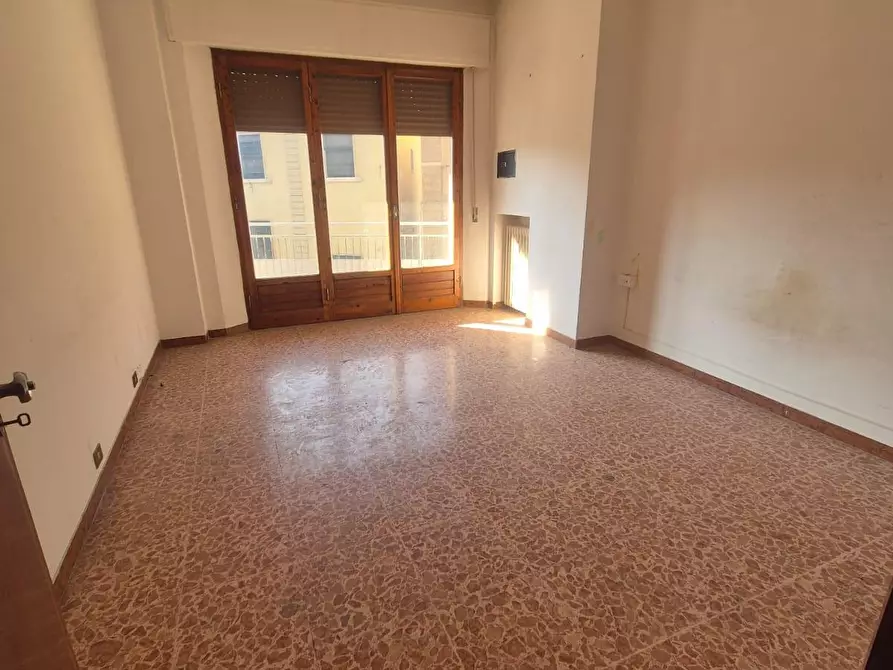 Immagine 1 di Appartamento in vendita  a Siena