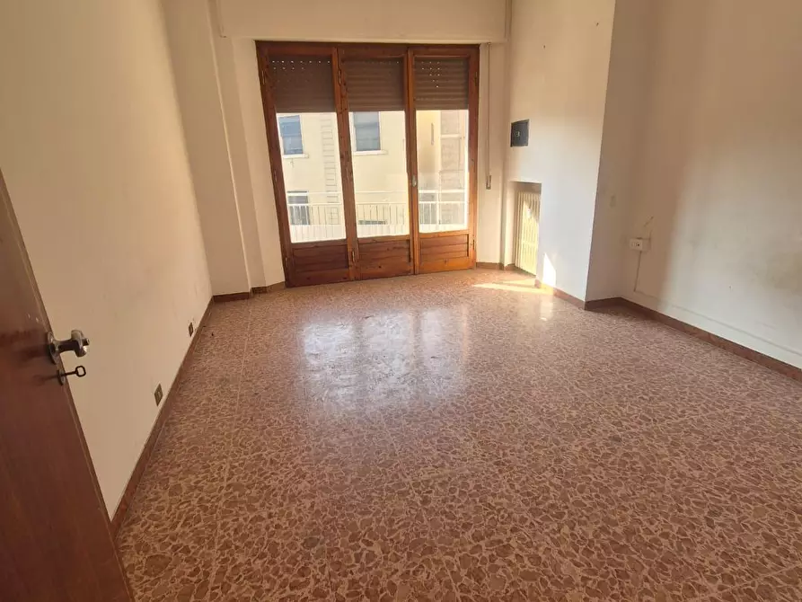 Immagine 17 di Appartamento in vendita  a Siena