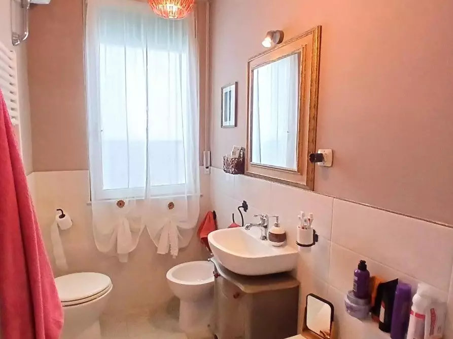 Immagine 30 di Appartamento in vendita  a Livorno