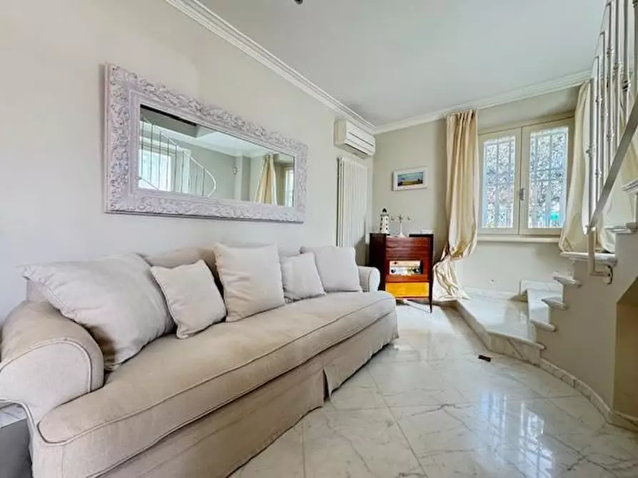 Immagine 3 di Villa in affitto  a Forte Dei Marmi