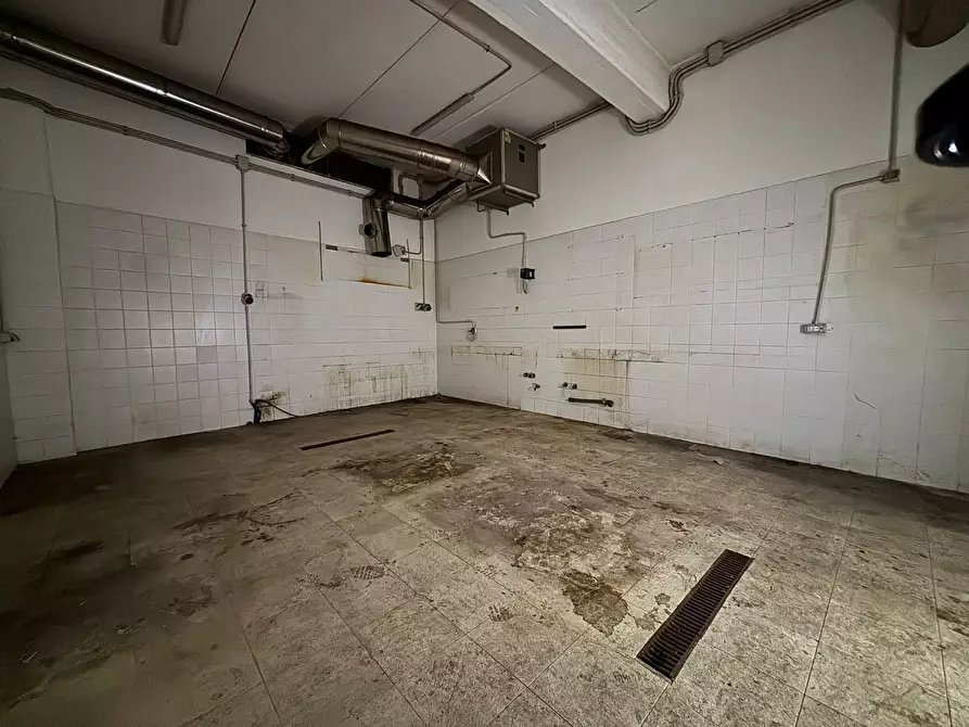 Immagine 12 di Laboratorio in affitto  a Roma