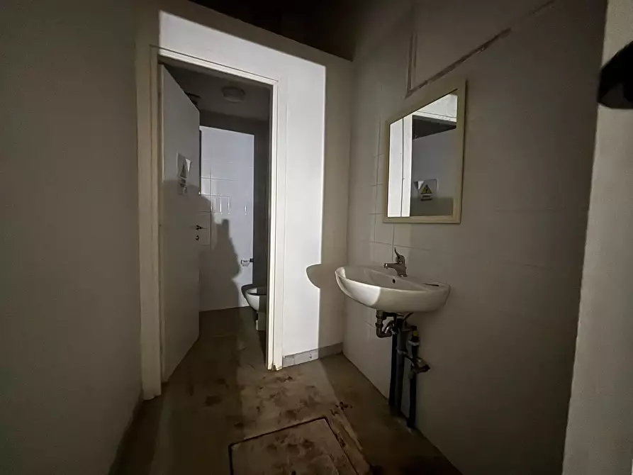 Immagine 18 di Laboratorio in affitto  a Roma