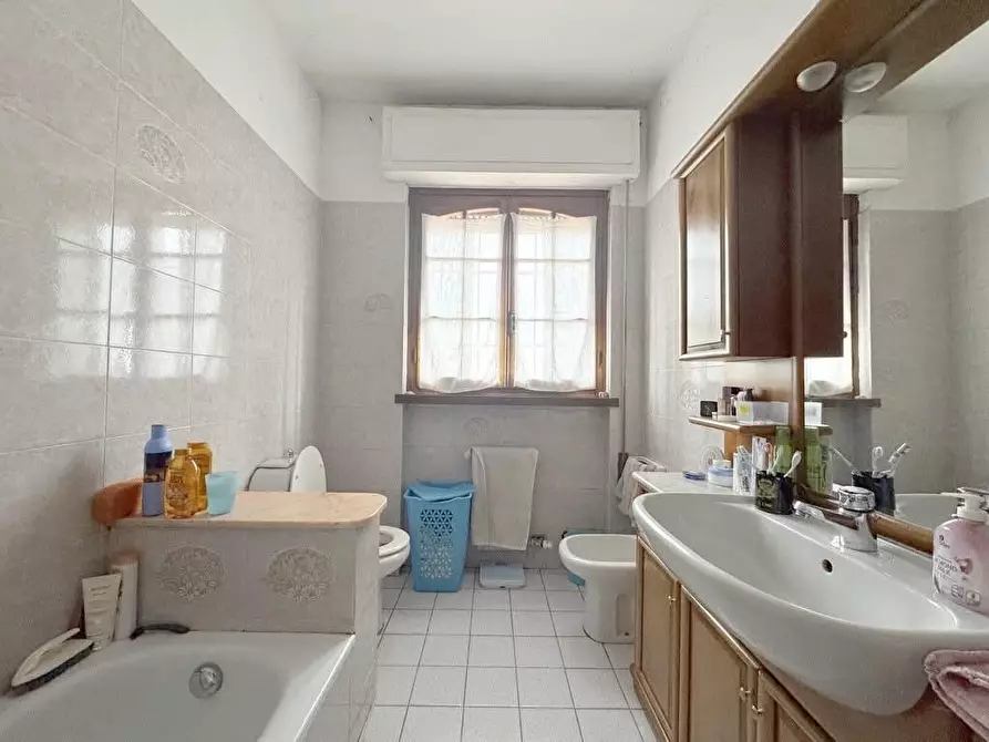 Immagine 10 di Casa bifamiliare in vendita  a Viareggio