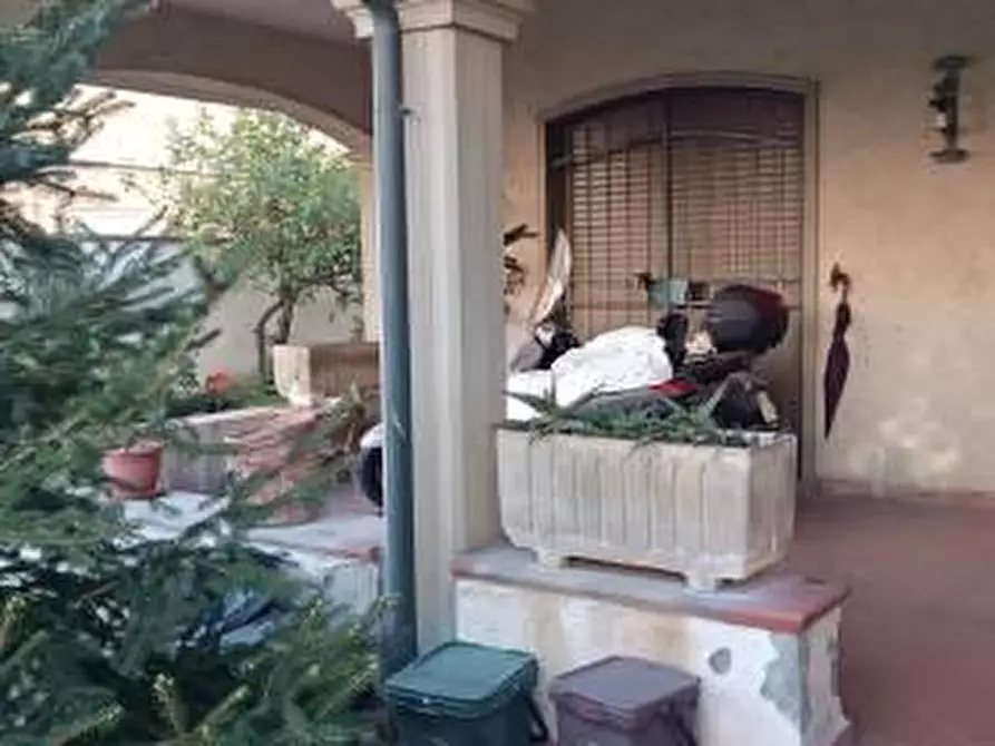 Immagine 2 di Casa bifamiliare in vendita  a Viareggio