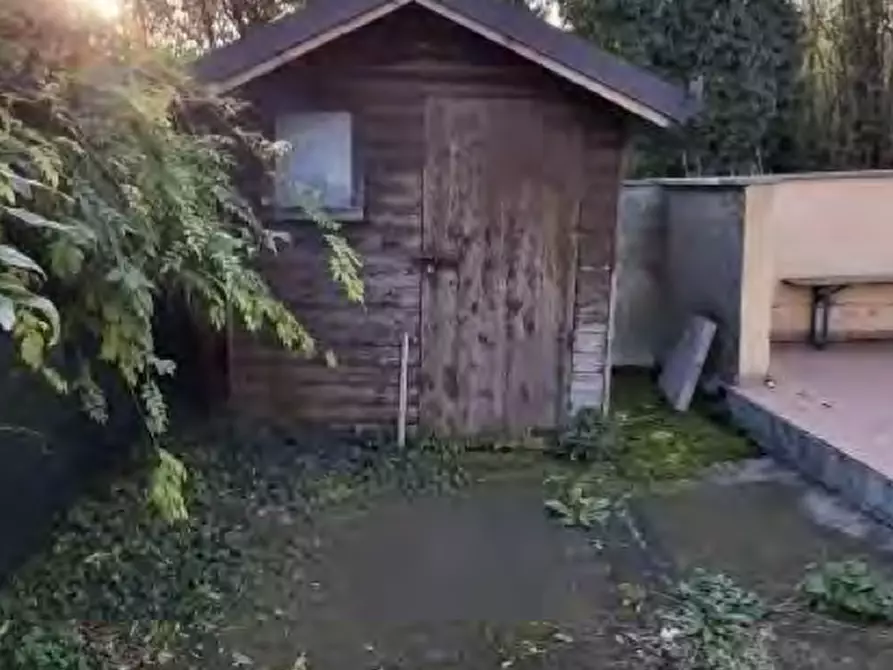 Immagine 10 di Villa in vendita  a Vanzago