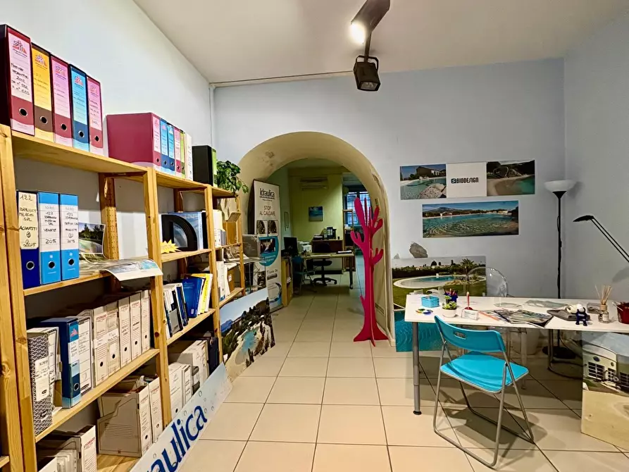 Immagine 5 di Locale commerciale in vendita  a Empoli