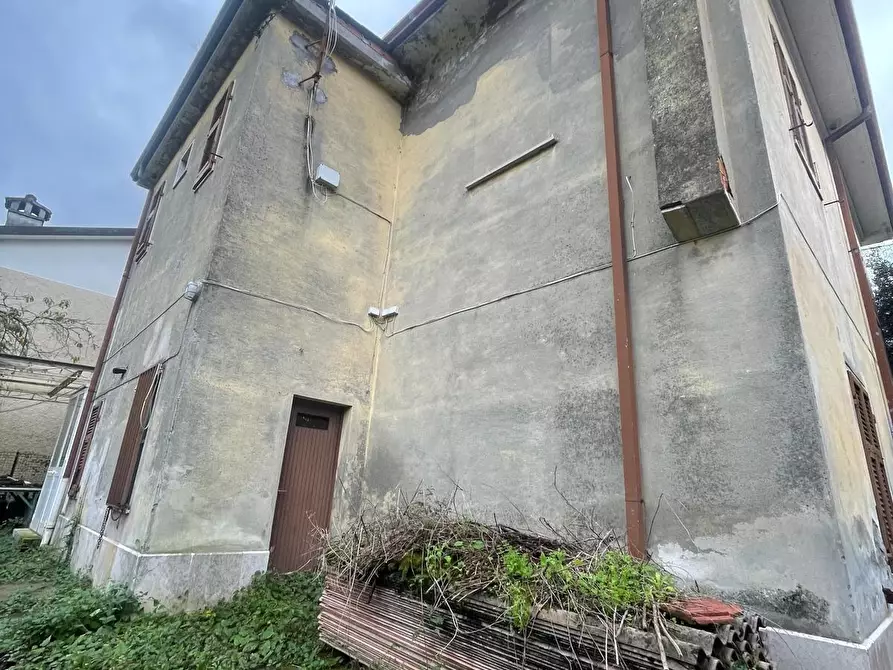 Immagine 2 di Casa indipendente in vendita  a Carrara