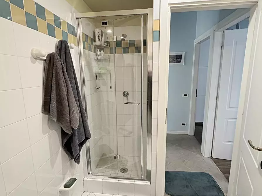 Immagine 7 di Appartamento in vendita  a Lucca