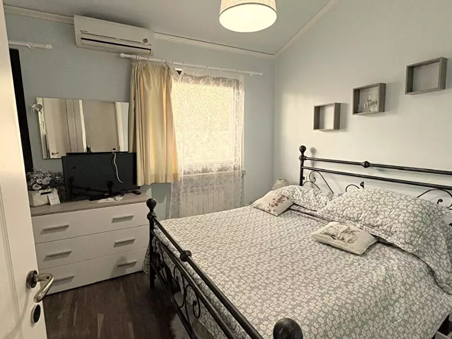 Immagine 9 di Appartamento in vendita  a Lucca