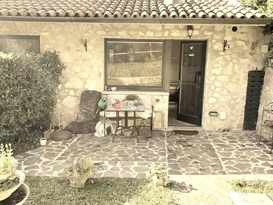 Immagine 16 di Appartamento in vendita  a Lucca