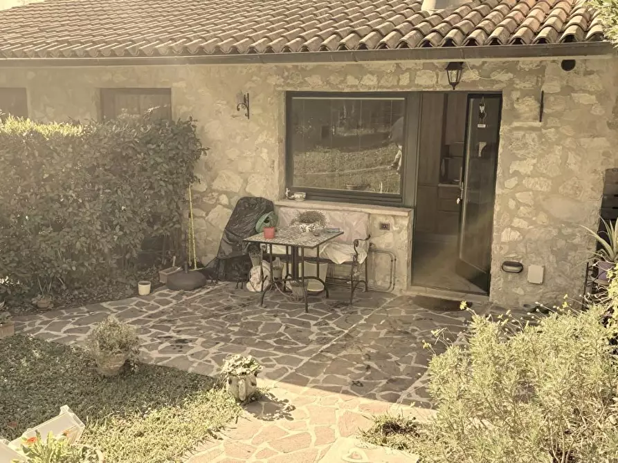 Immagine 15 di Appartamento in vendita  a Lucca