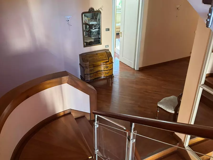 Immagine 10 di Villa in vendita  a Empoli