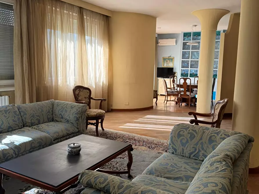 casa indipendente in vendita ad Empoli in zona Centro Storico