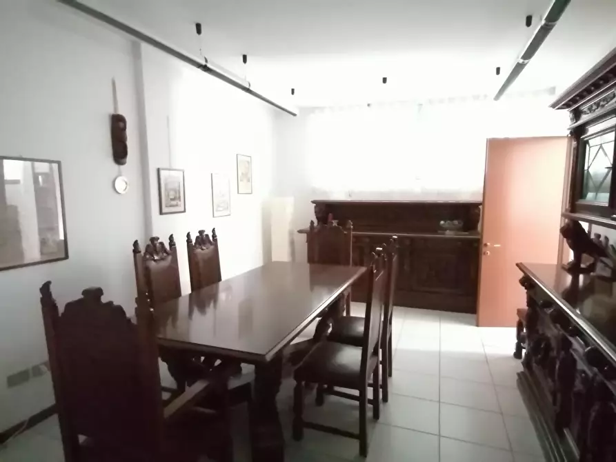 Immagine 5 di Ufficio in vendita  a Carrara